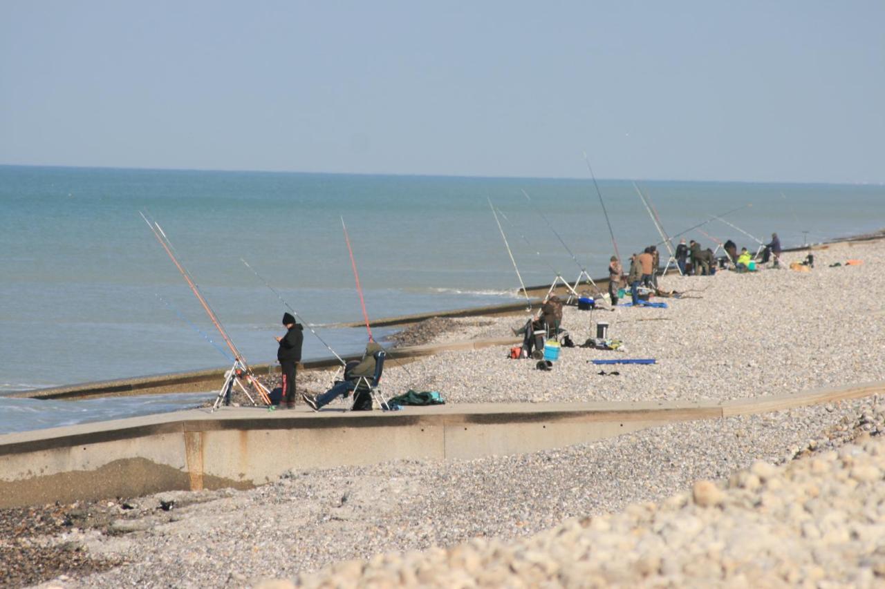 A côté de la mer Ault Extérieur photo