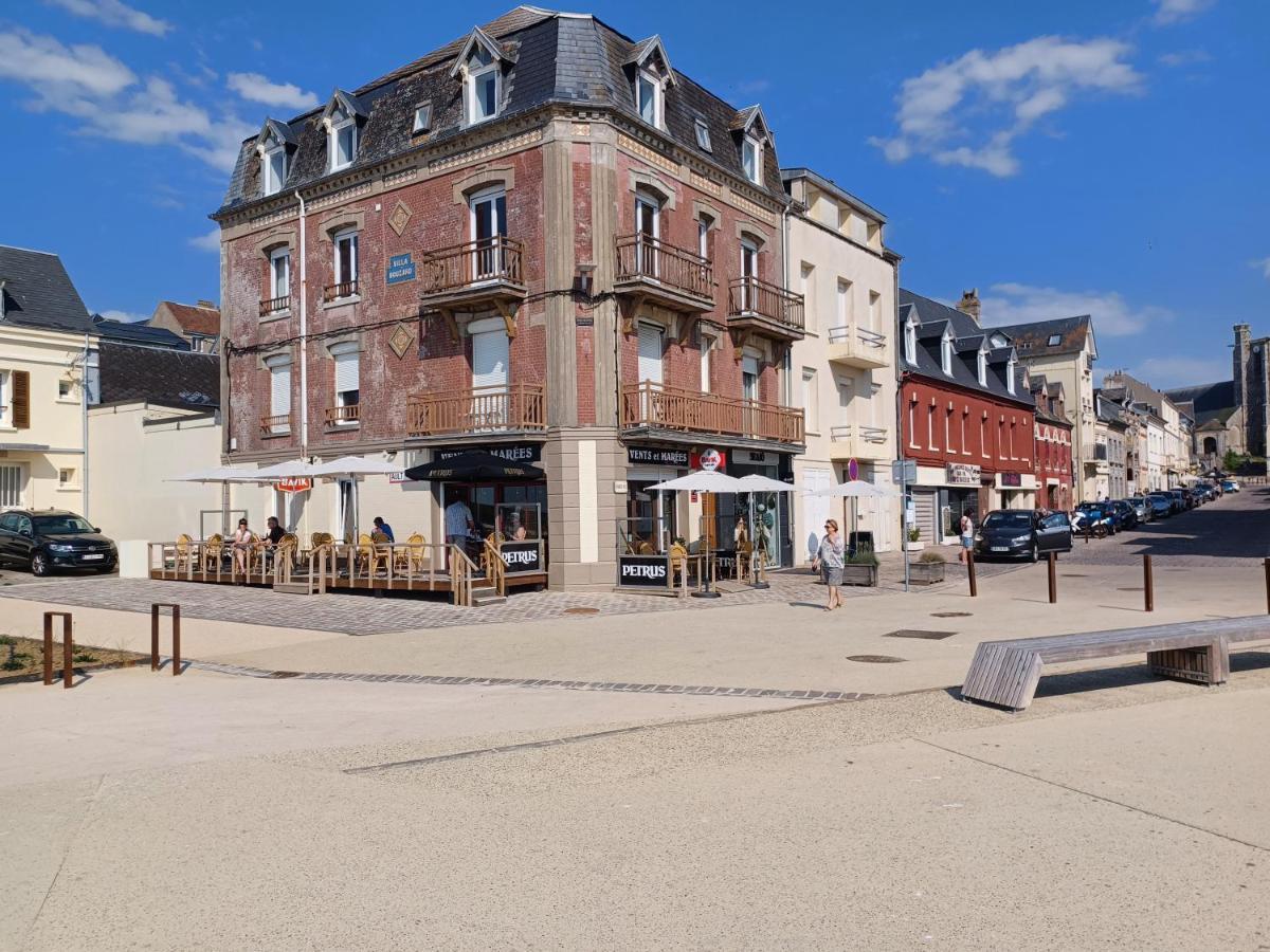 A côté de la mer Ault Extérieur photo